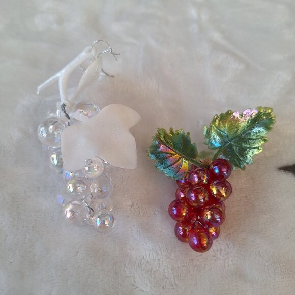 Lot of‎ 2 Vintage Grape Cluster Iridescent & Red Christmas Ornament Decor - Picture 3 of 3